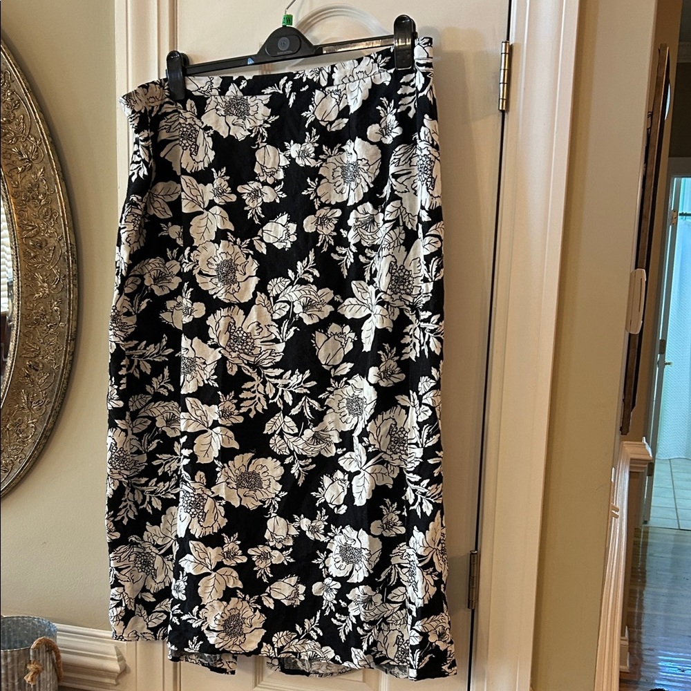 Old Navy Black and White Floral Midi Skirt